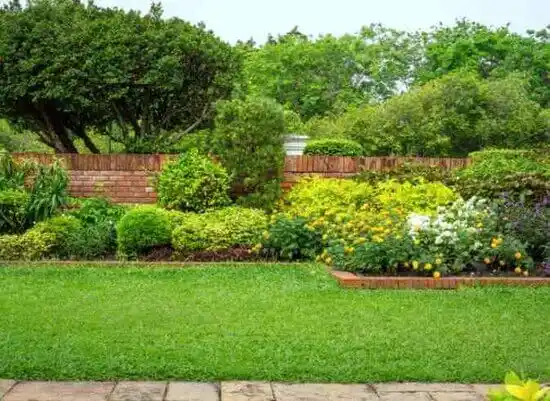 landscaping services Glenmoor